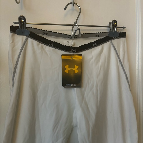 Under Armor base layer - Picture 2 of 6